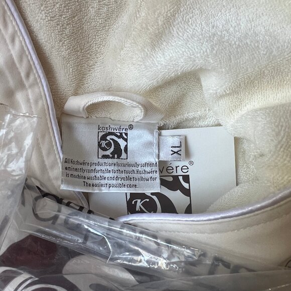 Kashwere Bath Robe *New with tags - Picture 4 of 7